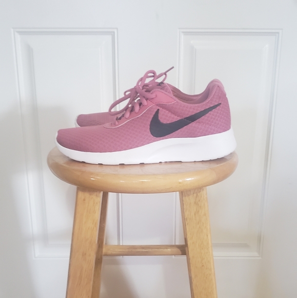 Nike Shoes - Womens Sneakers